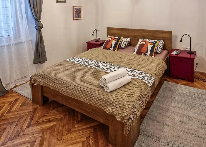 Zlatica Casa de Férias